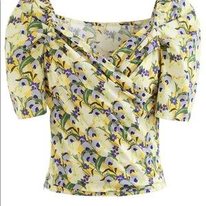 CROSS FRONT FLORAL CROP TOP IN YELLOW size small